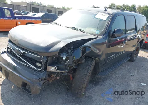 2011 Chevrolet Suburban 1500 Ls z USA, uszkodzony, nr VIN 1GNSKHE33BR268213